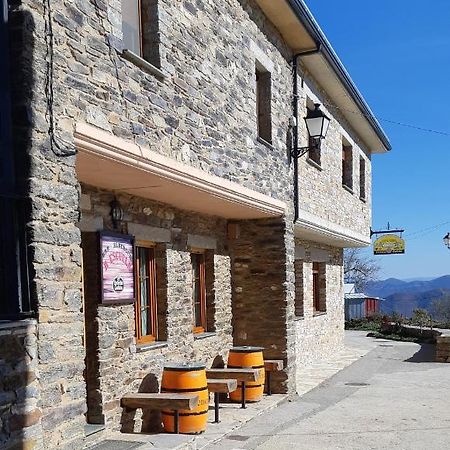 Albergue La Escuela Vandrerhjem La Laguna  Eksteriør bilde